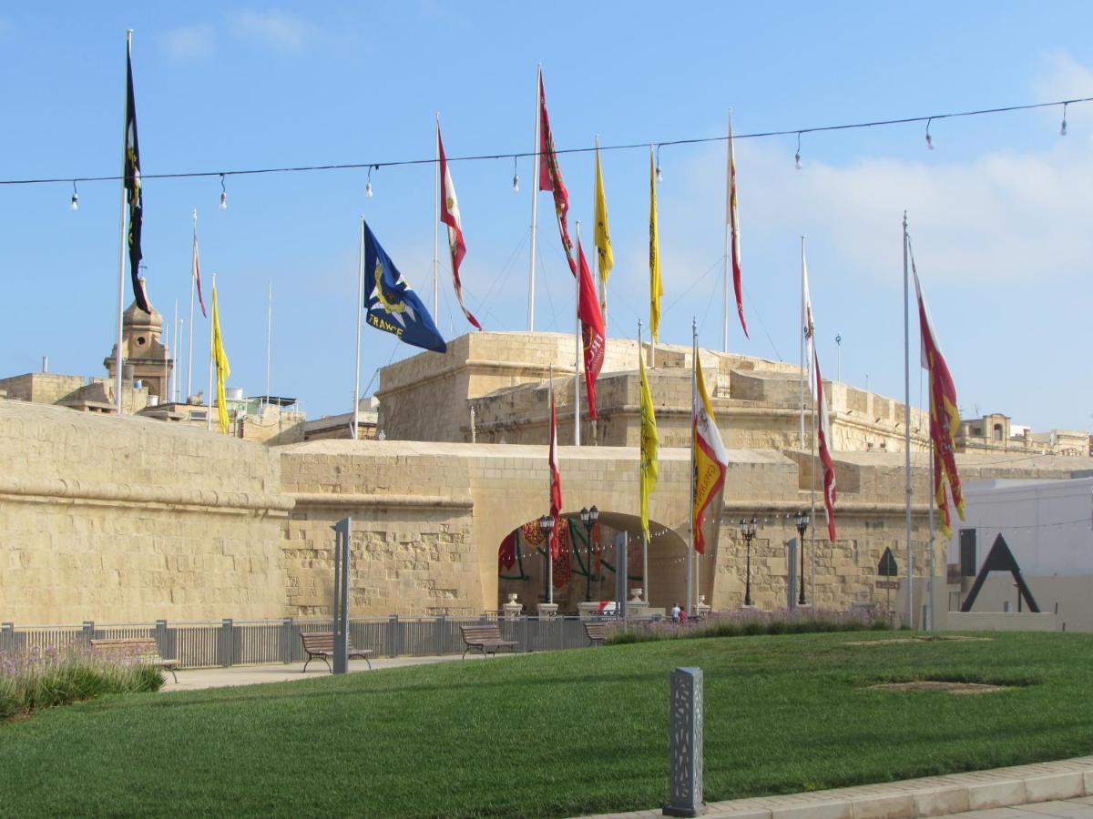 Vittoriosa' Seafront 2 Bed Highly Furnished Apartment מראה חיצוני תמונה