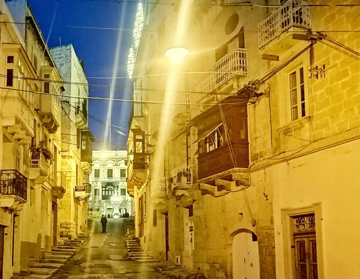Vittoriosa' Seafront 2 Bed Highly Furnished Apartment מראה חיצוני תמונה