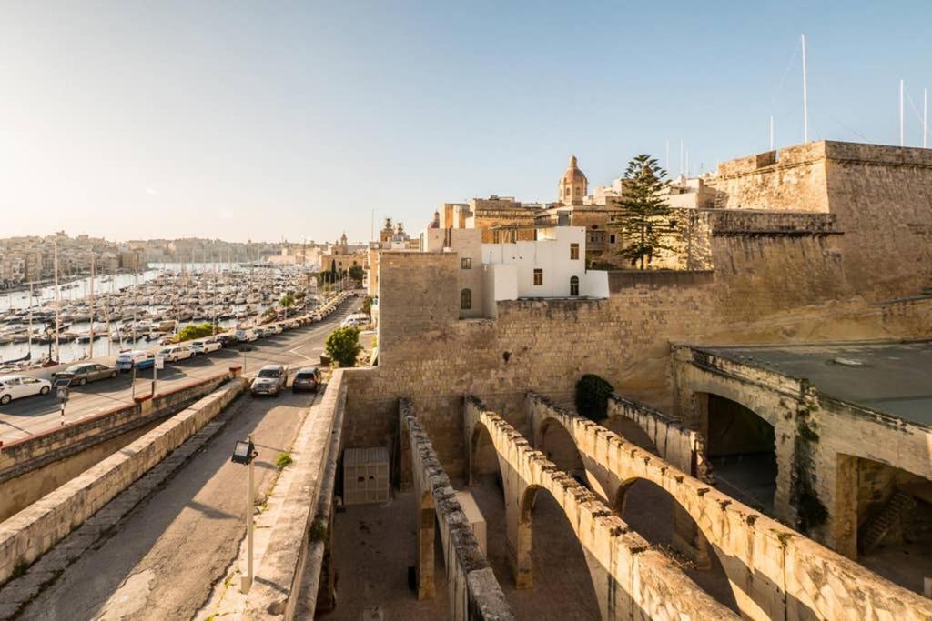 Vittoriosa' Seafront 2 Bed Highly Furnished Apartment מראה חיצוני תמונה