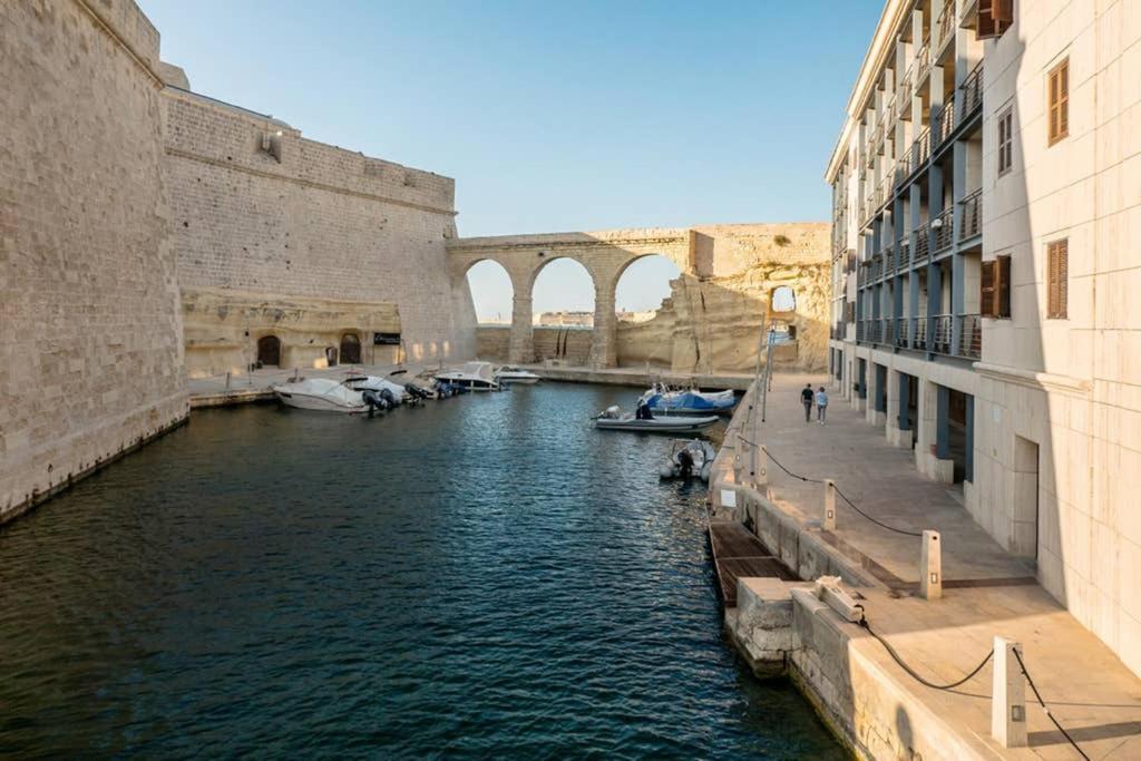 Vittoriosa' Seafront 2 Bed Highly Furnished Apartment מראה חיצוני תמונה